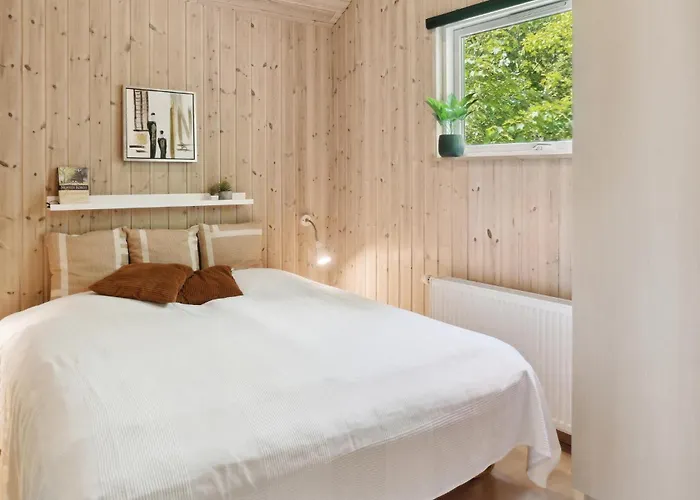 Feriehus Awesome In With Sauna